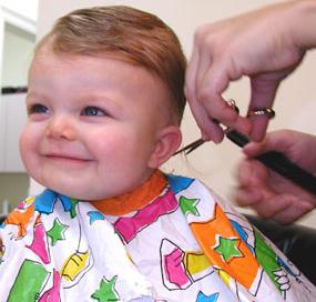 في صناعة تصفيف الشعر الحديثة هناك   عدد كبير   مختلف   أنواع حلاقة الشعر   حتى للأطفال